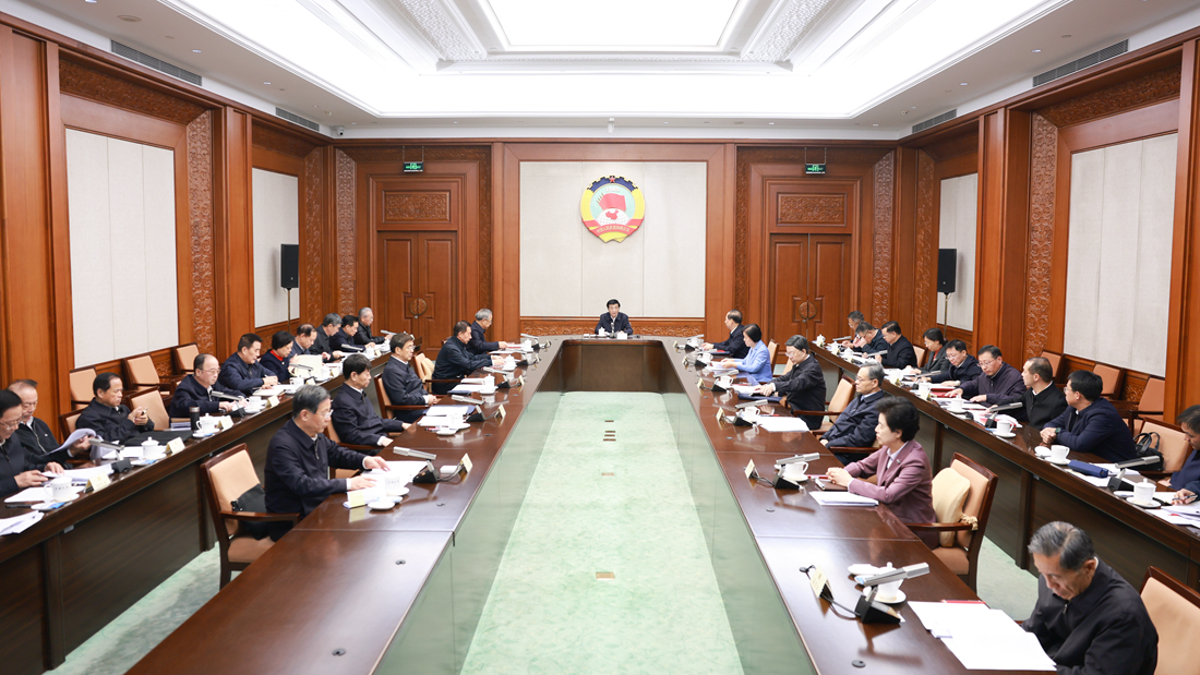 中共全國政協(xié)黨組召開會(huì)議 傳達(dá)學(xué)習(xí)貫徹黨的二十屆四中全會(huì)精神 王滬寧主持并講話